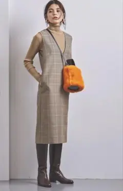 #親子リンクコーデ：ベージュ系ジャンパースカート