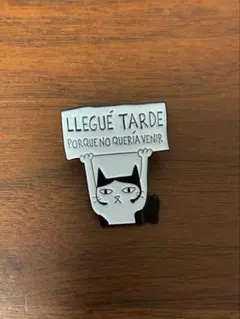 猫のイラスト ピンバッジ