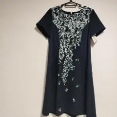 ローズティアラ☆size42 濃紺スズラン刺繍ワンピース