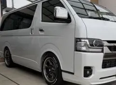200系ハイエースESSEX リーガルフェンダー ホワイトパール（070