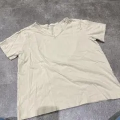 GU ベージュ Vネック Tシャツ