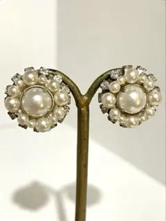 パールとクリスタルのスタッドイヤリング