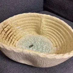 利行　陶器製 足付き鉢 クリーム色
