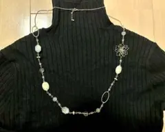 ブルー系　花モチーフ ロングネックレス