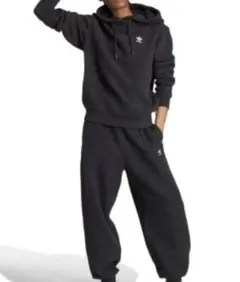 adidas オリジナルス　ブラック スウェットセットアップ