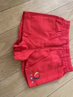 チエコサク　赤いショートパンツ