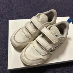 アディダス　スニーカー　19.0 白