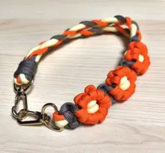 花モチーフ付きスマホハンドストラップ