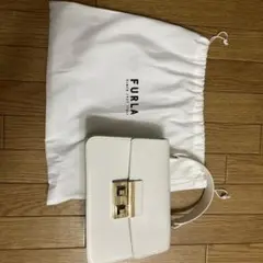 FURLA ホワイト ハンドバッグ