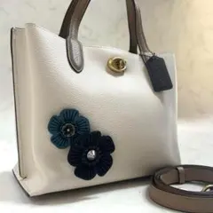 ✨新品未使用✨コーチ/フラワーブラック/iPhone12mini/ケース COACH（iPhoneケース）のフリマアイテム一覧