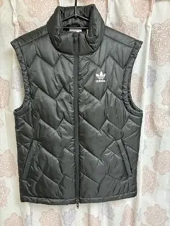アディダス 中綿 キルティング ベスト / ジレ（ブラック/Mサイズ相当）