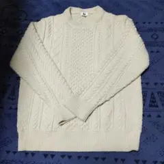 UNIQLO ケーブルニットセーター クリーム色