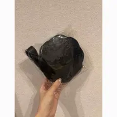 コスメデコルテ　黒 花柄型押し ラウンドポーチのサムネイル