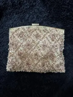 ビーズ装飾 ピンク クラッチバッグ　ハンドバッグ