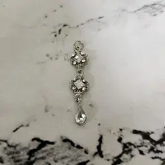 ペンダントトップのみ　 エレガントクリスタル