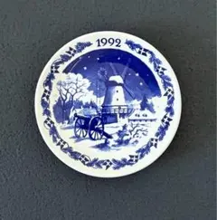ロイヤルコペンハーゲン 1998年 ミニイヤープレート 装飾用皿 - メルカリ