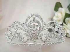 スワロフスキークリスタル　ティアラ　結婚式　披露宴