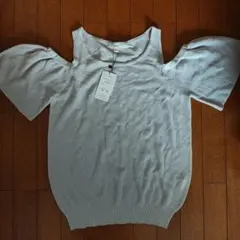 新品未使用‼️シルバーグレー オフショルダー Tシャツ M