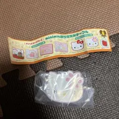 ひ*ん様 サンリオキャラクターズ ミニミニ折りたたみテーブル ハローキティ