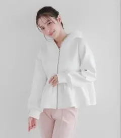 ダンボールチュールフードジップアップパーカー　フィットモア　ジルスチュアート