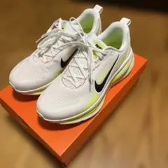 美品Nike ボメロ18 VOMERO ランニングシューズ ホワイト/イエロー