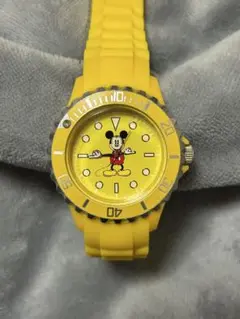 Disney ミッキーマウス 腕時計 イエロー シリコンバンド（ジャンク品）