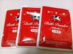 牛乳石鹸 COW Bath Powder 赤箱の香り 50g×３包のサムネイル