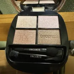 DECORTÉ スキンシャドウ デザイニング アイパレット 03