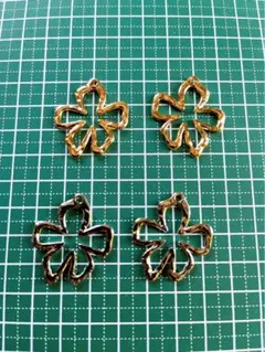 フラワーデザインチャーム（ゴールド・シルバー）