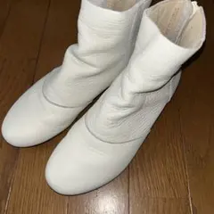あしながおじさん ホワイト レザー ショートブーツのサムネイル