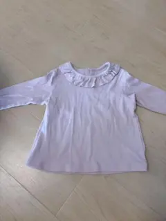 ユニクロの薄ピンクフリル襟Tシャツ