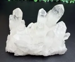 天然石 天然水晶ポイント クラスター 377g 水晶さざれ入り受皿付き