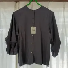 【新品未使用品】GRL Mサイズ ボタン付き五分袖シャツ