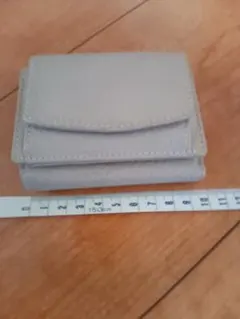 ボックス型小銭入れ　三つ折り財布