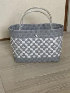 Item thumbnail for item 215b65ee-fe58-4a1d-85ef-e122704545e8