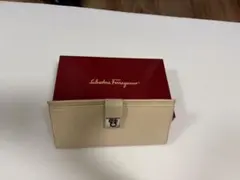 Salvatore Ferragamo 長財布 ベージュのサムネイル