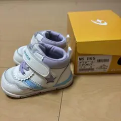 Item thumbnail for item 7233d707-b9b7-4596-94e0-adad6d95e084