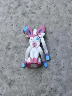 しっぽみてみてフィギュア1 ニンフィア カプセルトイ ポケモン　フィギュア