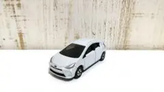 トヨタ  初代 アクア ミニカー ホワイト