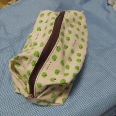 【ハンドメイド品】りんご柄のポーチ