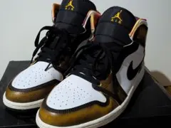 ナイキ NIKE　エアジョーダン１ MID SE