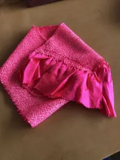 帯揚げ　美品　絞り　濃いピンク