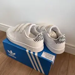 adidas キッズ用スニーカー 18