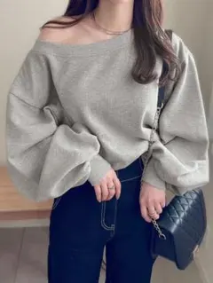 【新品タグ付き!!即購入OK!!】オフショルダースウェットトップス[pm392]