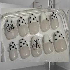 【現品】ネイルチップ アーモンド 白 筆記体 ドット バレエコア ウィッシュコア