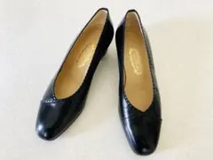 銀座ヨシノヤ ブラック レザー エンボス パンプス 22.5cm