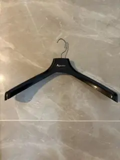 アクアスキュータム　黒ハンガー
