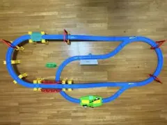 プラレール 立体レイアウトセット 橋脚 踏切 駅付き