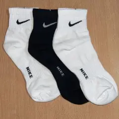 NIKE ソックス 3足セット ホワイト ブラック25-28cmのサムネイル
