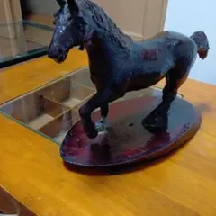 引取馬の置物